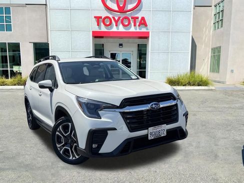 Used 2023 Subaru Ascent Limited AWD/4WD image 2