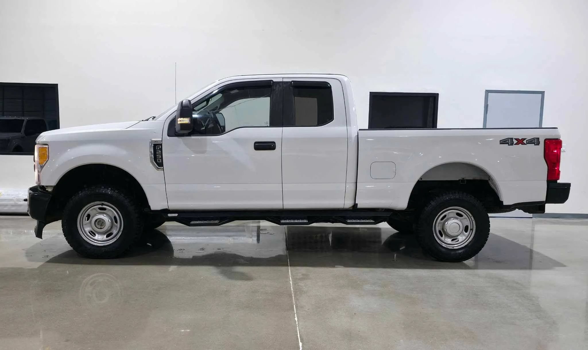 Used 2017 Ford F250 XL w/ Power Equipment Group AWD/4WD image 7