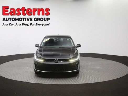 Used 2025 Volkswagen Jetta SE FWD image 51