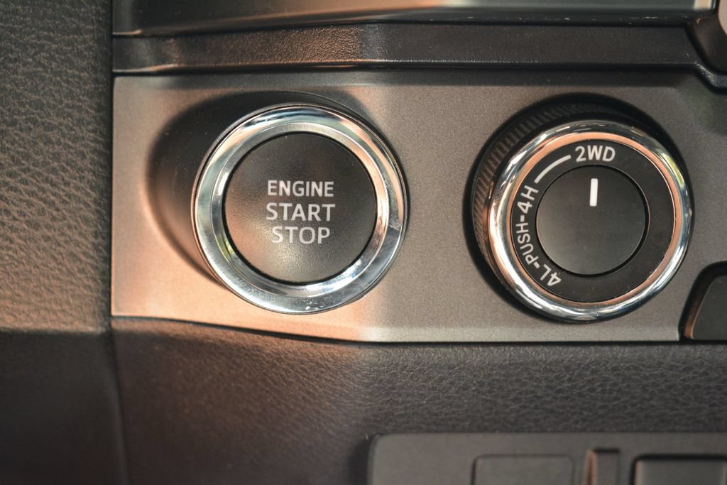 Used 2020 Toyota Tacoma TRD Off-Road AWD/4WD image 14