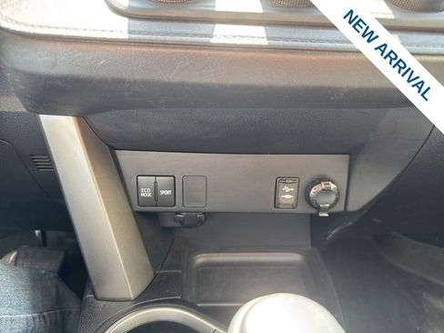 Used 2016 Toyota RAV4 LE AWD/4WD image 25
