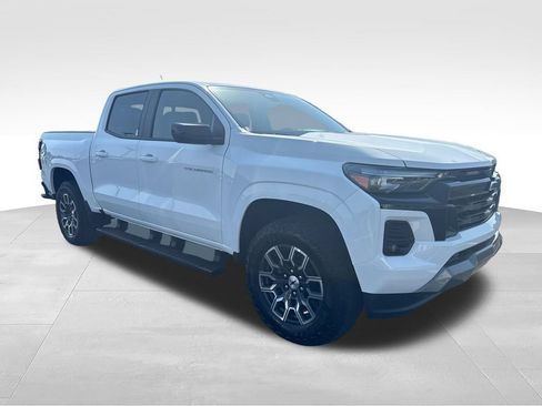 Used 2025 Chevrolet Colorado Z71 w/ Z71 Convenience Package 2 AWD/4WD image 7