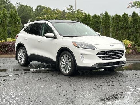 Used 2022 Ford Escape Titanium w/ Titanium Elite Package FWD image 2
