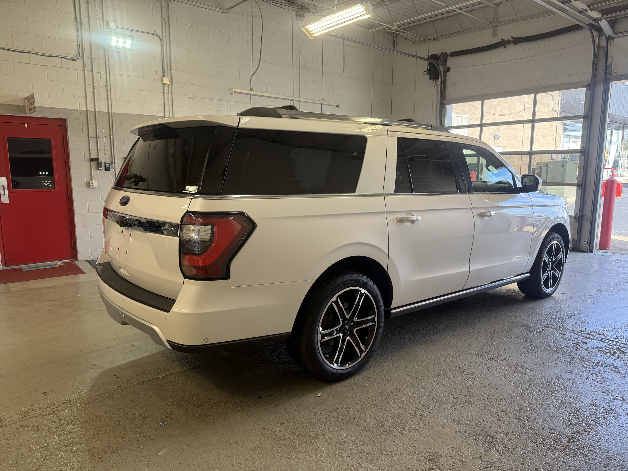 Used 2019 Ford Expedition Max Limited w/ Special Edition Package AWD/4WD image 21