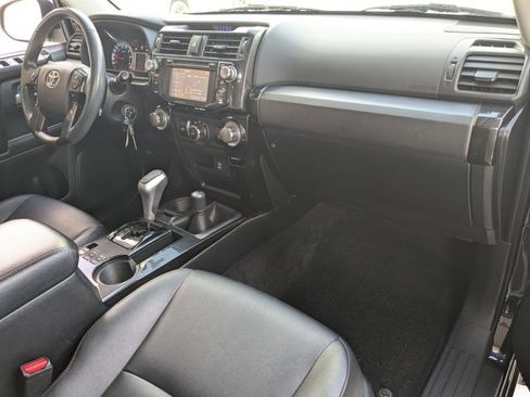 Used 2018 Toyota 4Runner TRD Off-Road Premium w/ Convenience Package image 23