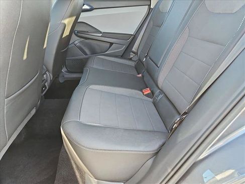 Used 2024 Volkswagen Taos SE FWD image 18