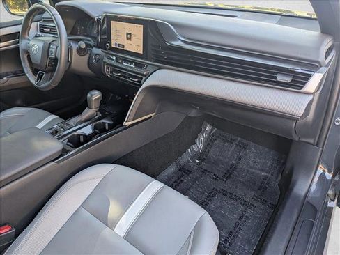 Used 2025 Toyota Camry SE image 19