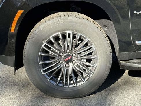 New 2026 GMC Yukon XL Elevation image 7