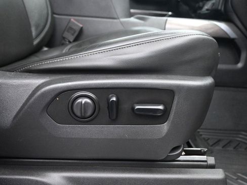 Used 2020 Chevrolet Silverado 1500 LTZ w/ LTZ Premium Package image 12