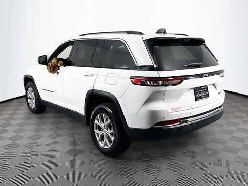 Used 2024 Jeep Grand Cherokee Limited w/ Luxury Tech Group II RWD image 5