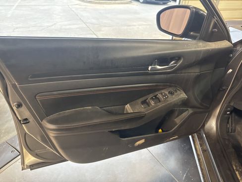 Used 2022 Nissan Altima 2.5 SR image 17