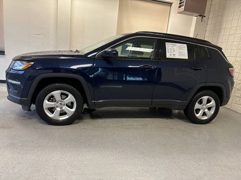 Used 2019 Jeep Compass Latitude w/ Cold Weather Group AWD/4WD image 35