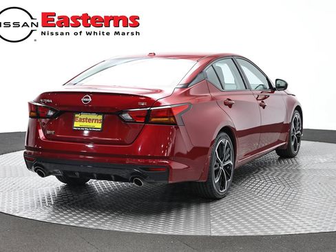 Used 2024 Nissan Altima 2.5 SR w/ SR Premium Package FWD image 5