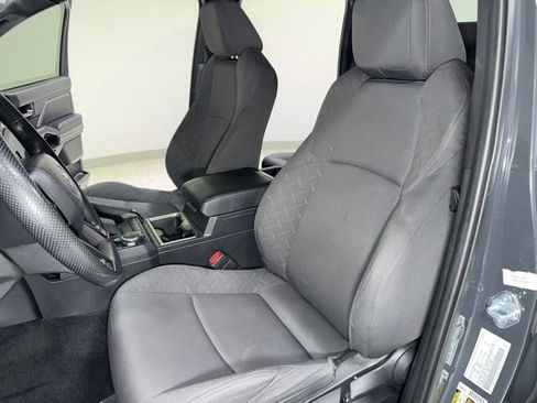 Used 2025 Toyota Tacoma SR5 AWD/4WD image 12