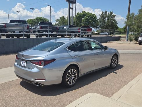 Used 2024 Lexus ES 350 w/ Accessory Package (Z1) FWD image 5