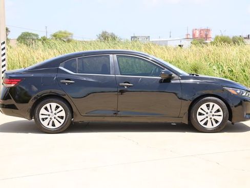 Used 2024 Nissan Sentra S w/ Trunk Package FWD image 4