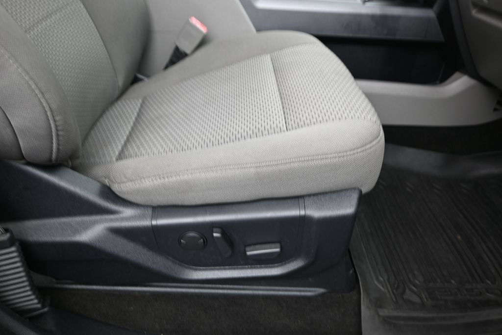 Used 2020 Ford F150 XLT w/ Equipment Group 302A Luxury AWD/4WD image 12