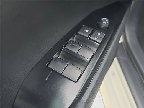 Used 2025 Toyota Camry LE FWD image 8