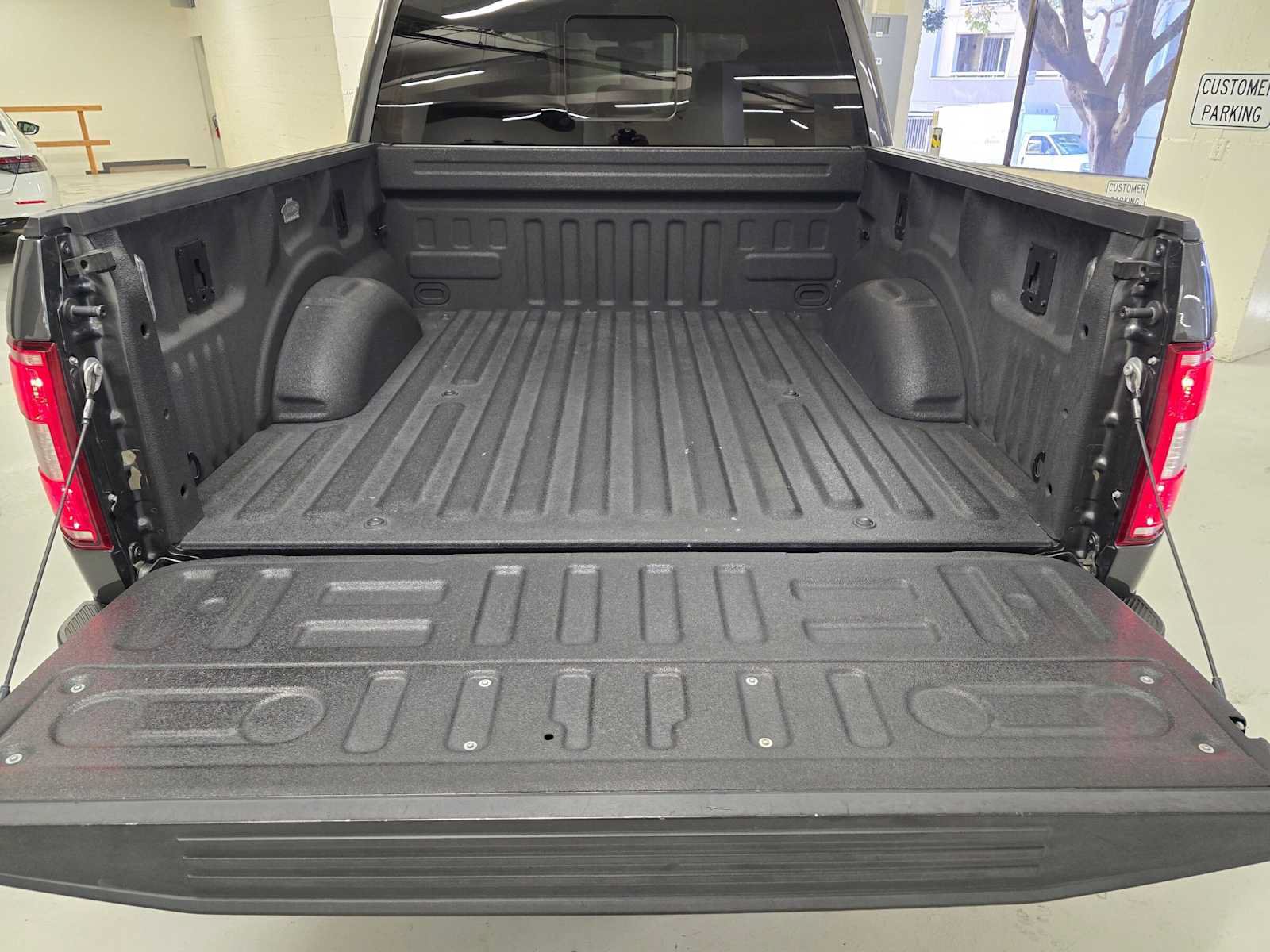 Used 2019 Ford F150 XLT w/ Equipment Group 302A Luxury AWD/4WD image 13