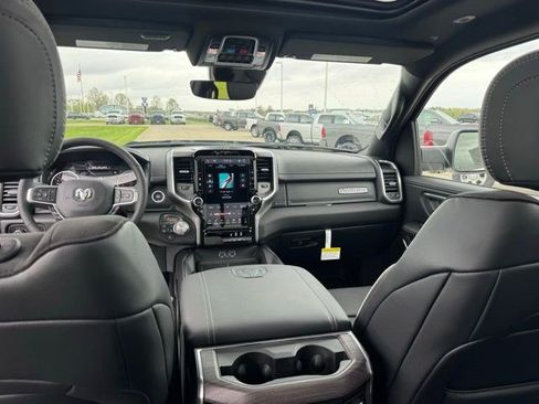 New 2026 RAM 1500 Laramie AWD/4WD image 32