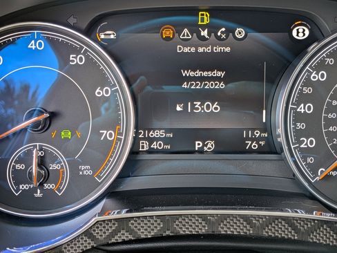 Used 2020 Bentley Bentayga Design Series AWD/4WD image 24