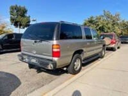 Used 2003 Chevrolet Suburban LT w/ LT Preferred Equipment Group AWD/4WD image 5