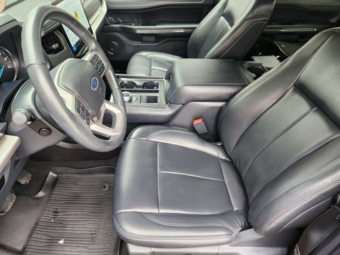 Used 2024 Ford Expedition XLT RWD image 14