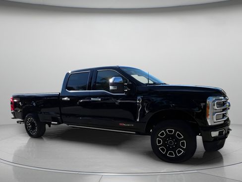 Certified 2023 Ford F350 Platinum image 2
