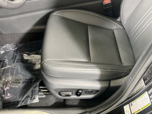 Used 2025 Lexus NX 350h AWD w/ Accessory Package (Z2) image 19