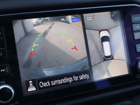 Used 2023 Nissan Kicks SR FWD image 7