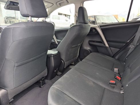 Used 2017 Toyota RAV4 LE FWD image 31