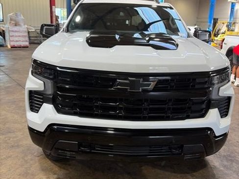 Used 2026 Chevrolet Silverado 1500 LT Trail Boss w/ LT Trail Boss Premium Package AWD/4WD image 2