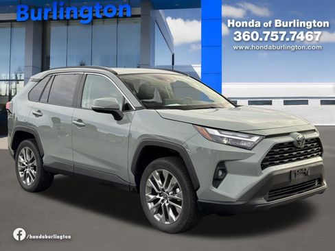 Used 2023 Toyota RAV4 XLE Premium image 8