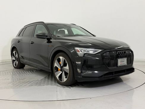 Used 2022 Audi e-tron Premium Plus w/ Premium Plus Package image 7