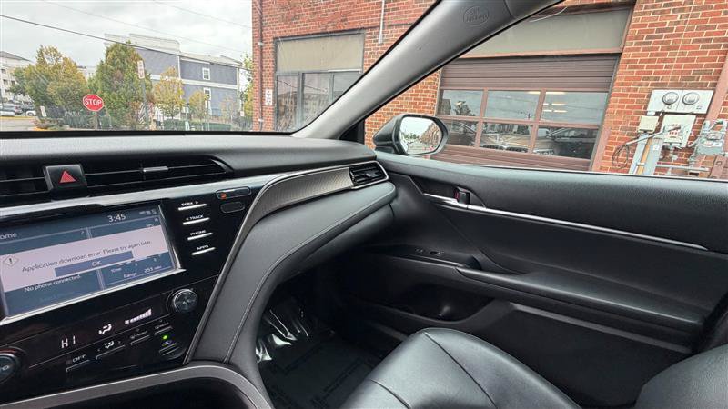 Used 2019 Toyota Camry SE FWD image 33