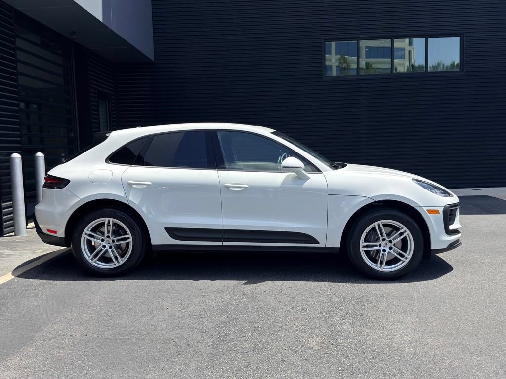 Used 2022 Porsche Macan AWD/4WD image 4