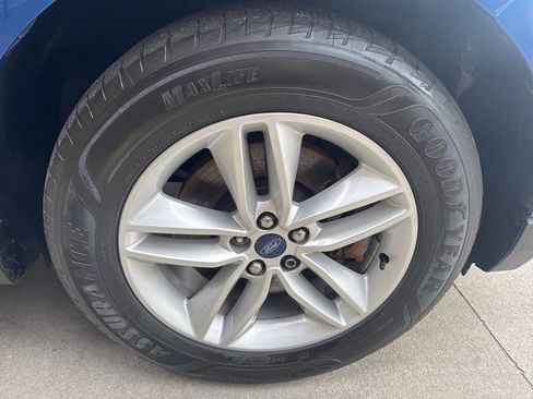 Used 2018 Ford Edge SEL w/ Equipment Group 201A image 26