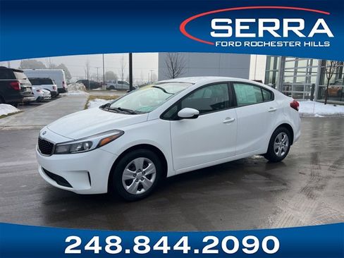 Used 2017 Kia Forte LX image 1