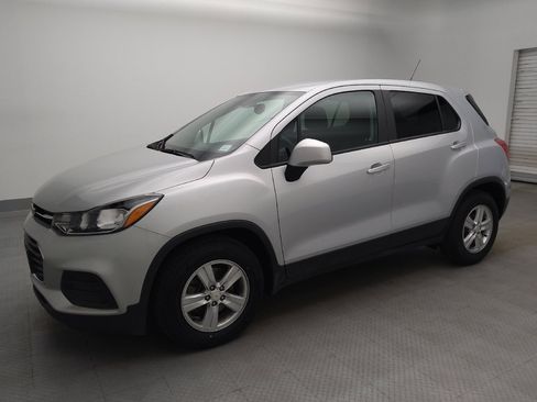 Used 2020 Chevrolet Trax LS w/ Tint and Cruise Package FWD image 2