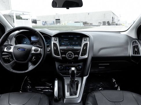 Used 2013 Ford Focus Titanium FWD image 19