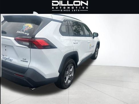 Used 2022 Toyota RAV4 LE AWD/4WD image 5