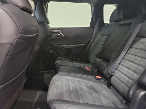 New 2026 Mitsubishi Outlander LE FWD image 12