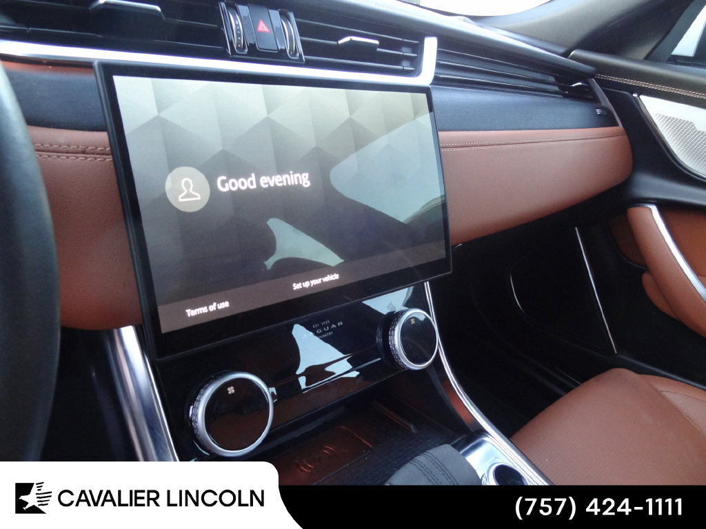 Used 2024 Jaguar XF R-Dynamic SE AWD/4WD image 9