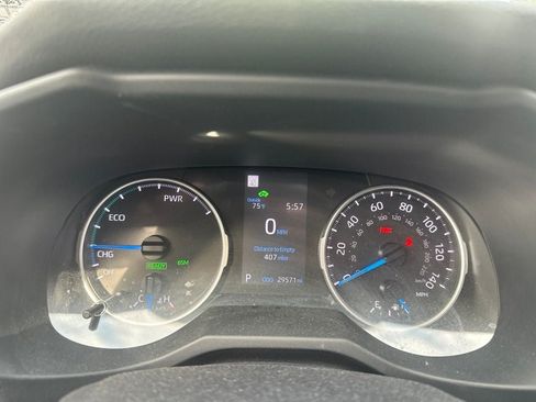 Used 2022 Toyota RAV4 XLE w/ Convenience Package AWD/4WD image 18