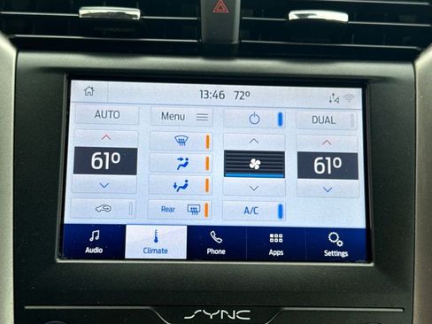 Used 2020 Ford Fusion SE FWD image 19