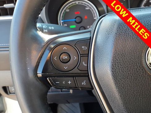 Used 2021 Toyota Venza LE w/ Carpet Mat Package (TMS) image 17