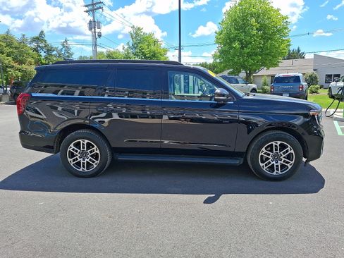 Certified 2025 Ford Expedition Active AWD/4WD image 4