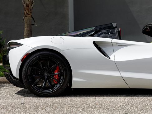 Used 2025 McLaren Artura Spider RWD image 15
