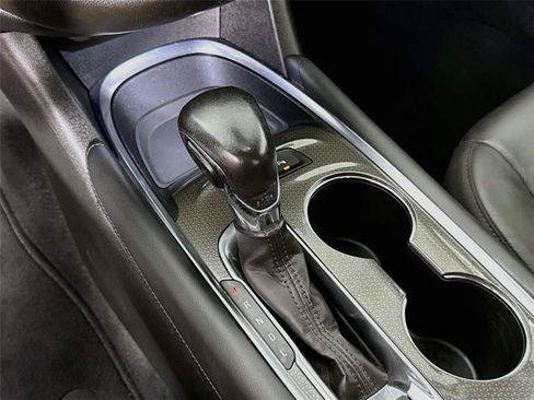 Used 2022 Chevrolet Malibu LT w/ Leather Package FWD image 17