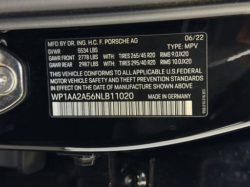 Certified 2022 Porsche Macan image 26